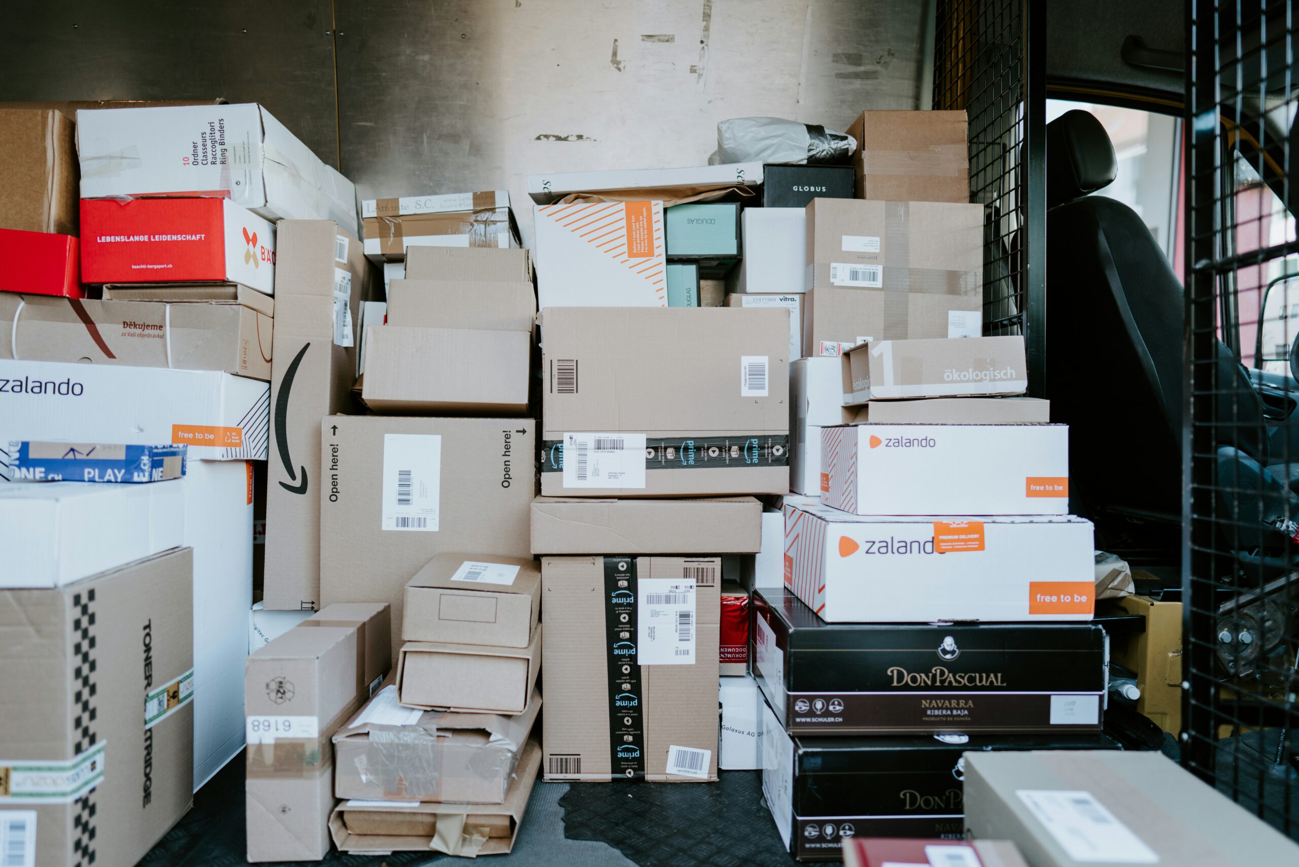How SMEs Can Save Time & Cost with the Right Logistics Partner